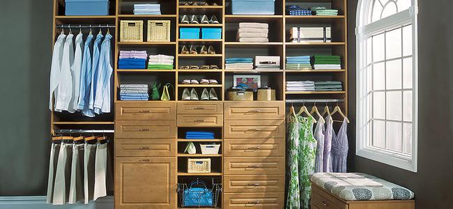 Candlelight Walk-In With Bench